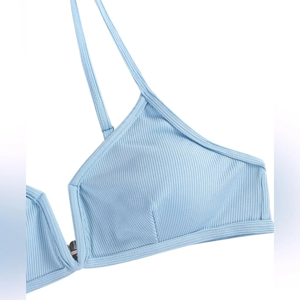 Swimsuit - Picture 4 of 7